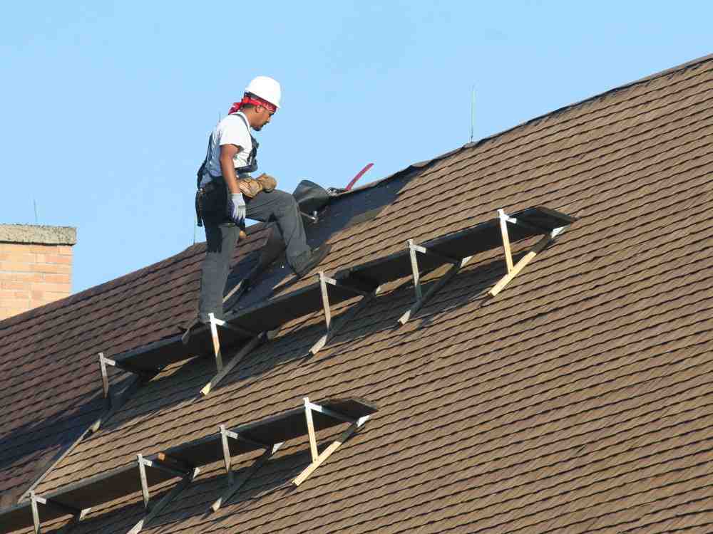 Contractor Chronicles: How to Select Your Commercial Roofing Partner